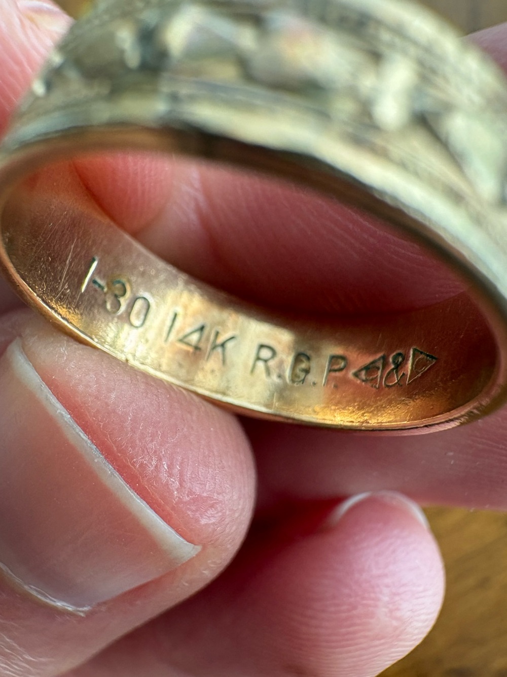 Vintage 14K yellow gold tone R.G.P. Heart Wedding eternity Band Ring 6 3/4 6.75 - Picture 5 of 16